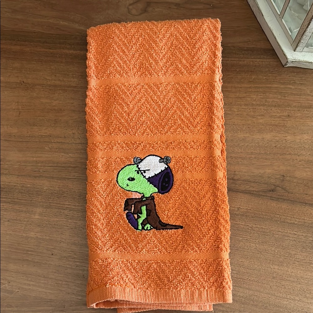 Peanuts Snoopy Orange Kitchen Towel